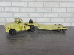lot 1266 image: 1962 TONKA State Hi-Way Dept Truck and Flatbed Trailer - Approx. 26 Long