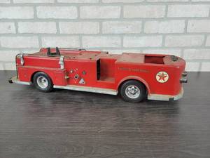 lot 1267 image: BuddyL TEXACO Fire Chief Steel Fire Truck - Approx. 25 Long