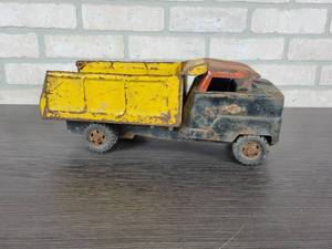 lot 1269 image: STRUCTO Steel Dump Truck Toy - Approx. 15 Long