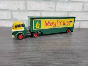 lot 1293 image: Vintage Mayflower Battery Operated Truck - Approx. 13 Long - Plastic Construction