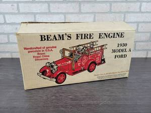 lot 1303 image: Vintage Jim Beams 1930 Model A FORD Fire Engine Decanter w Original Box