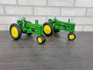 lot 1306 image: (2) John Deere Diecast Tractors - 116 Scale - Approx. 8 Long Each