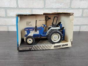 lot 1310 image: Joseph L. Ertl Scale Models FORD 1920 Compact Tractor w 2-Bottom Plow - Signed by Joseph L. Ertl on the Box - 116 Scale