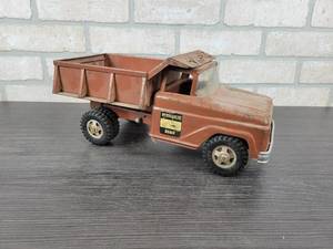 lot 1314 image: 1961 TONKA Hydraulic Dump Truck - Approx. 13 Long