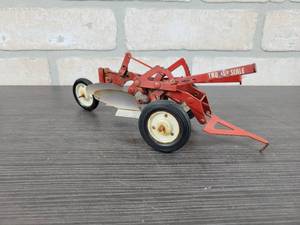 lot 1315 image: Vintage Tru-Scale 2-Bottom Plow - Approx. 8 Long