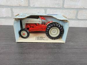 lot 1341 image: ERTL Ford NAA Golden Jubilee Tractor - 116 Scale