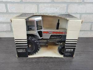 lot 1343 image: Joseph L. Ertl Scale Models White Field Boss 2-135 Tractor  - 116 Scale