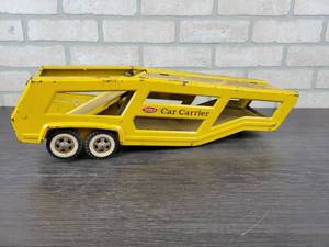 lot 1349 image: 1970-73 TONKA Car Carrier Semi-Trailer - Approx. 21 Long