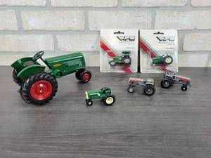 lot 1359 image: Collection of OLIVER  WHITE Tractors - Oliver Row Crop 60, 116 Scale and (5) 164 Scale Oliver  White Tractors