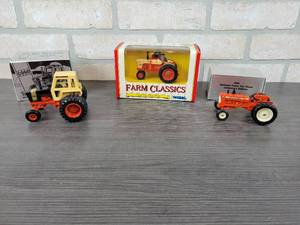 lot 1363 image: National Farm Toy Show Tractors - Case Agri King 1170, Case-O-Matic 800 and Allis Chalmers D19 - All are 143 Scale