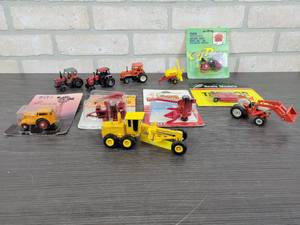 lot 1366 image: Collection of 164 Scale Tractors - FORD, Deutz-Allis, Case, Massey Ferguson and John Deere