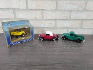 lot 1369 image: FORD Diecast Cars and Truck