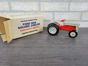 lot 1373 image: ERTL Ford NAA Golden Jubilee Tractor - 116 Scale
