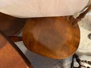 lot 1 image: Dining Room Table, Chairs, Extensions & Protective Pad