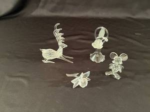 lot 21 image: Swarovski Crystal & Glass Figurines