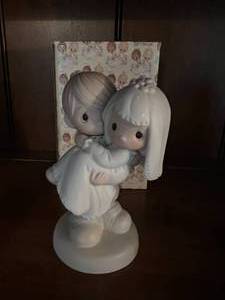 lot 14 image: Lot #3 of Precious Moments