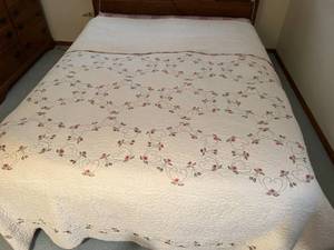 lot 61 image: Ethan Allen Double Bed and Select Comfort Mattress