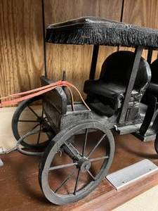 lot 77 image: Horse and Buggy