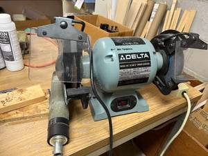 lot 112 image: Delta Bench Grinder and Buffer