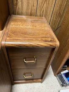 lot 132 image: 2 Drawer File Cabinet