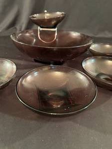 lot 157 image: Purple - 2 Tier Serving Bowl and 4 Bowls