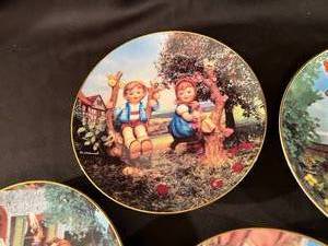 lot 162 image: Set of 11 Hummel Limited Edition Collector Plates