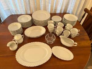 lot 170 image: Harmony House Fine China Set