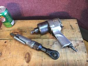 lot 29 image: Ingersal Rand 12 Impact - Rodac 38 Ratchet Air Tools