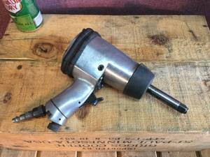 lot 24 image: Central Pneumatic 12 Impact Wrench