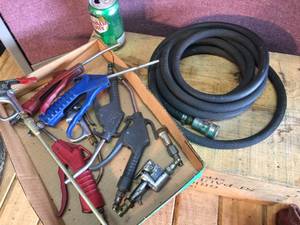 lot 17 image: Pneumatic Air Hose & Variety Air Tips
