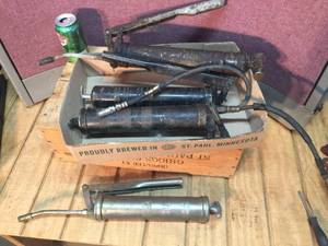 lot 45 image: 4 Grease Guns