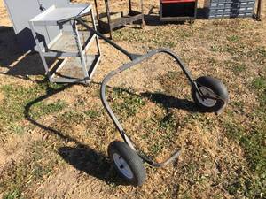 lot 68 image: Snowmobile 2 Wheel DollieTransport