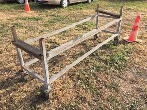 lot 93 image: Rolling Metal Long Material Cart