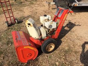 lot 101 image: Simplicity 860 Gas Snowblower