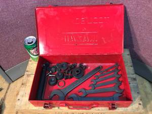 lot 119 image: MAZAK Tool Box with Machinist Tools