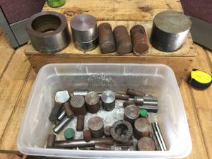 lot 130 image: Variety Steel Round Bar Milling Scrap End Pieces