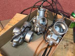 lot 170 image: Mikuni Triple Carbs Off Vintage Polaris