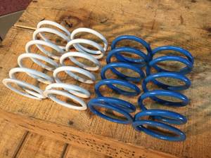 lot 186 image: 2 Pair Polaris Rear Springs