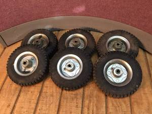 lot 225 image: 6 SnowmobileUtility Wheels