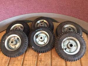 lot 226 image: 6 SnowmobileUtility Wheels