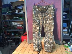 lot 238 image: Mens Ducks Unlimited Camo Pants