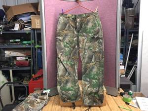 lot 240 image: Mens Ranger Camo Pants