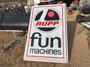 lot 6 image: Vintage RUPP Fun Machines Light-up  Dealer Sign