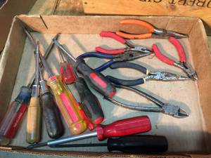 lot 258 image: Group Screwdrivers - Pliers - Cutters