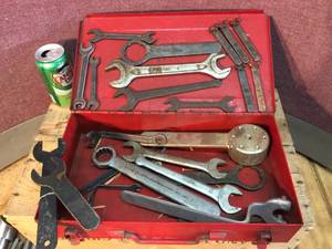 lot 274 image: Milling Tool Box With Wrenches