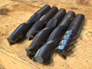 lot 296 image: 34 Shank End Mills