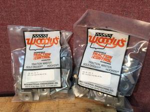lot 314 image: NOS Woodys AWL-2700 Aluminum Single Stud Mates