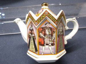 Sadler Teapot