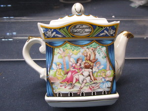 Sadler Teapot