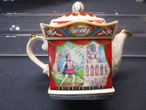 Sadler Teapot